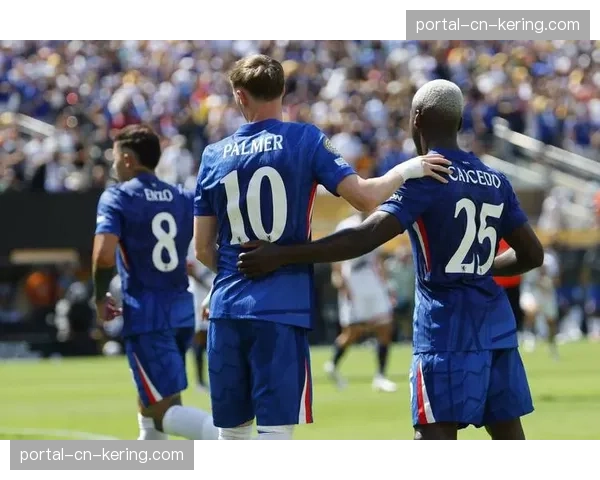 半场战报：切尔西1-0曼联，帕尔默点射，蓝军掌控争四主动权